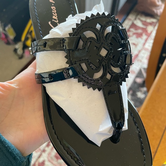 Circus NY Sandal- size 7 - Picture 2 of 2